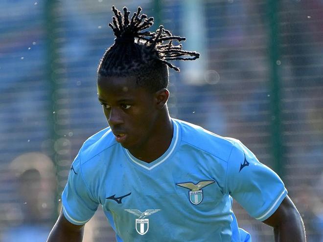 附近断球后 附近断球后